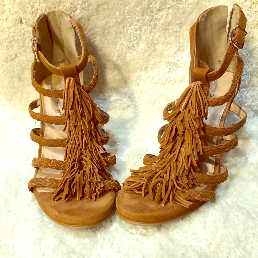 Fringed suede heel